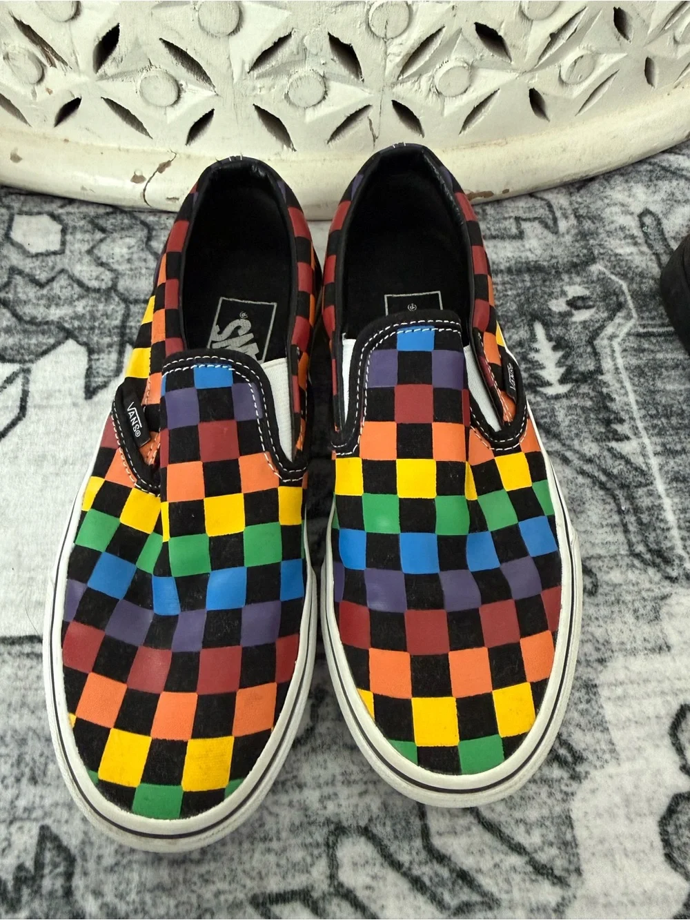 Vans Men’s/kids Classic Slip-On Checkerboard Rainbow Sneakers 3.5